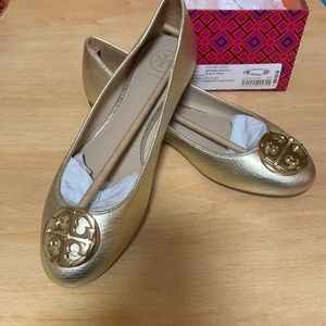 Gorgeous Tory Burch gold metallic tumbled leather Claire ballet flats. NWT SZ8
